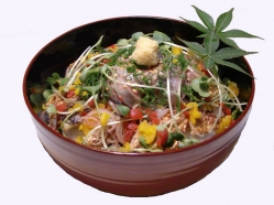 小田原名物「梅ぇ鯵丼」